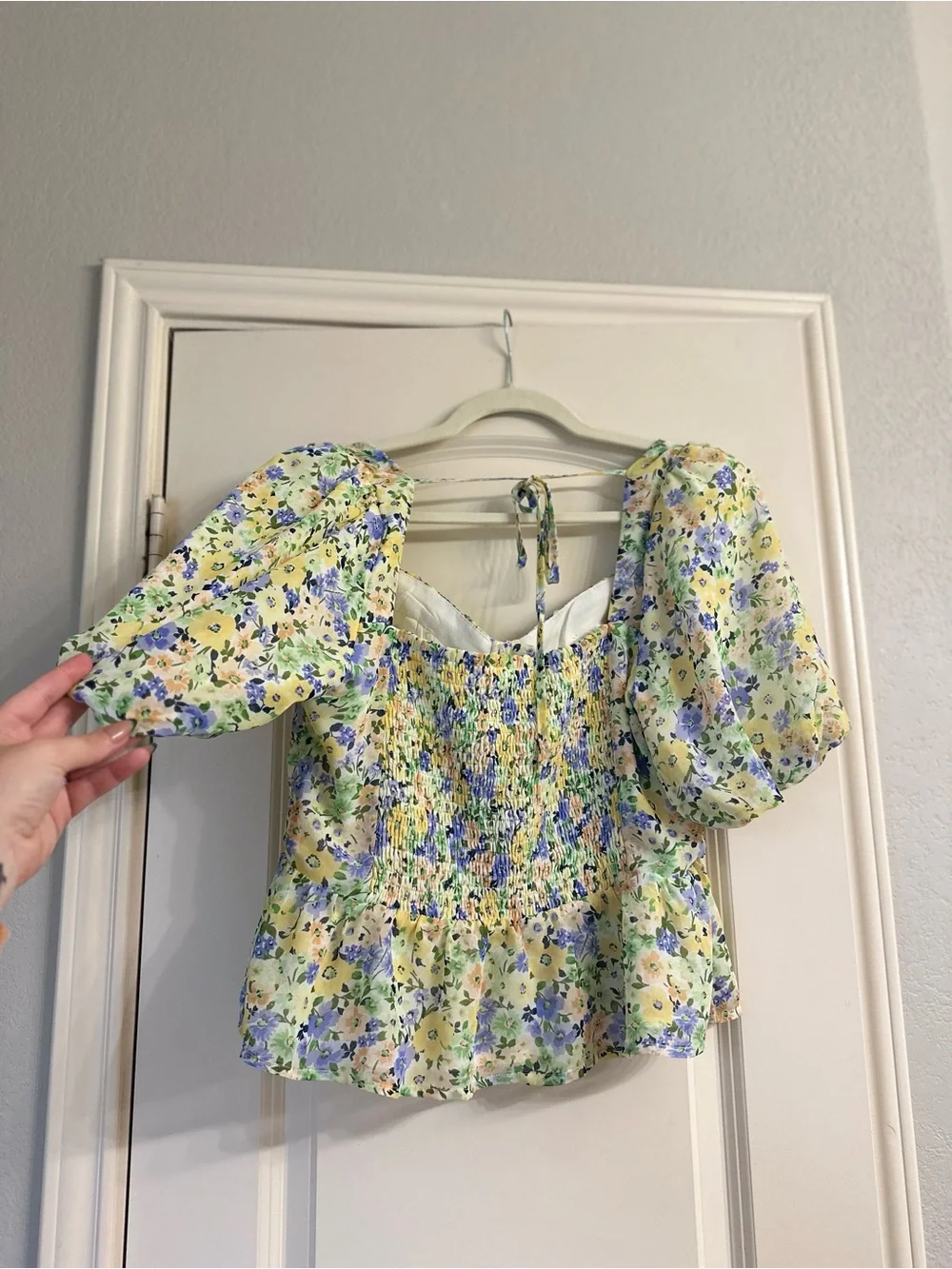 Astr Floral Puff-Sleeve Peplum Top in Yellow and Blue